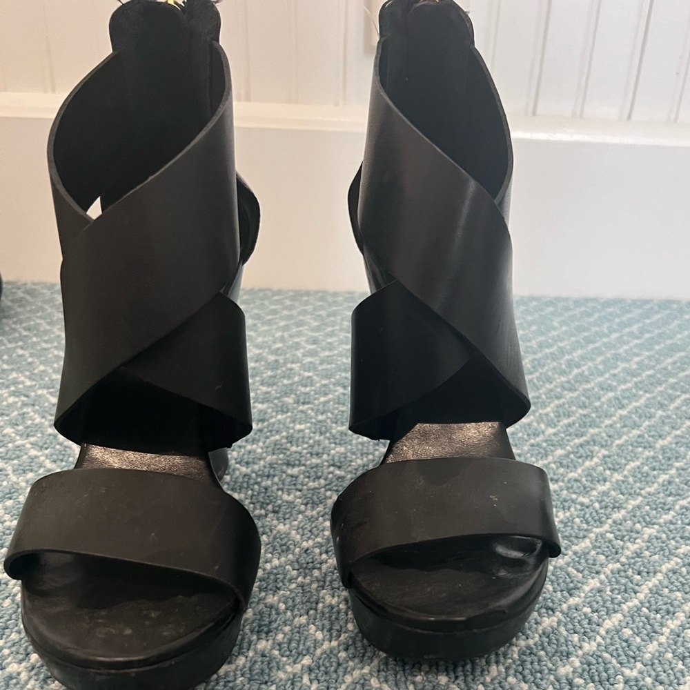 Diane Von Furstenberg Black Leather Wedges Size 9